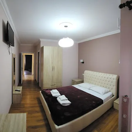 Hotel Juli Veal